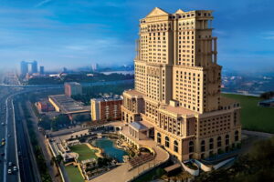 ITC Share Price में 1 साल की गिरावट