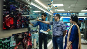 Aditya Vision share price 6 माह में 27% की बढ़त